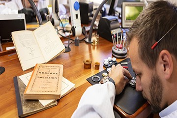 有江诗丹顿手表维修点地址查询